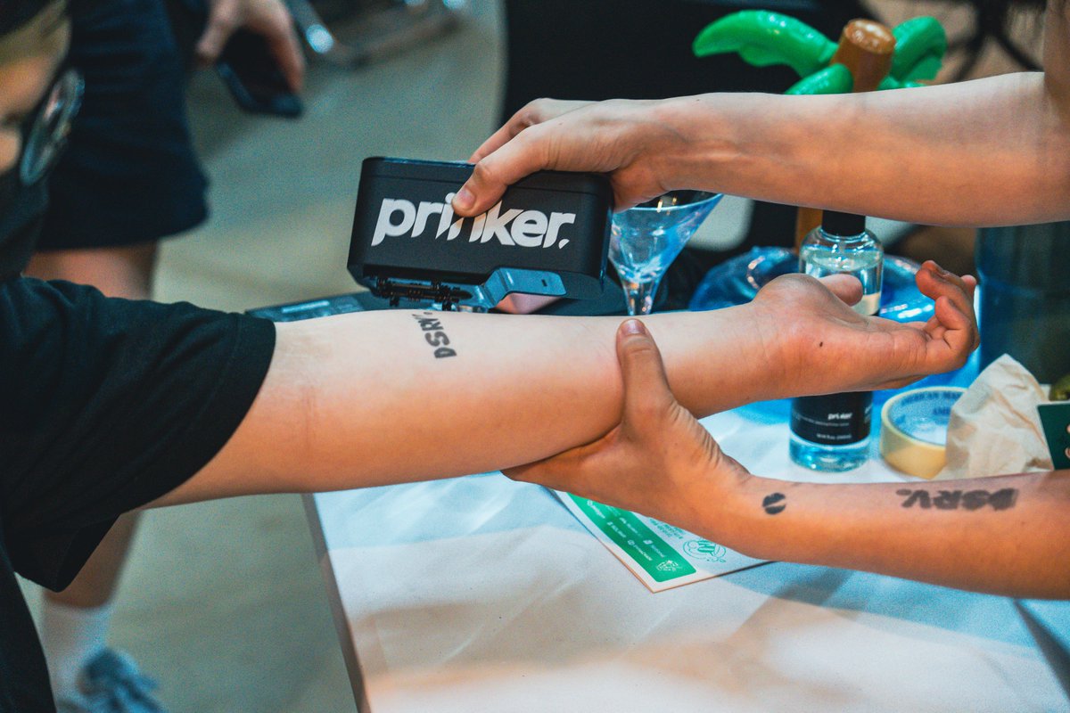 dsrvlabs's tweet photo. 6/ 
Also so grateful for the love &amp; support from our stellar partners 🥰
• @confio_tech
• @interchain_io
• @Mysten_Labs
• @osmosis
• @0xPolygon
• @solana
• @boomlabs_web3
• @notionaldao
• @Ewhachain
• @DecipherGlobal
• @BlockchainatYU
• @Thuba_DAO
• @Edu_DAO https://t.co/bUrT7K5stD