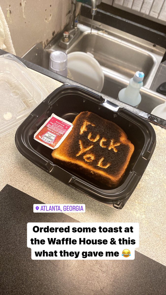 Ordered some toast at the Waffle House &amp; this what they gave me 😂😂
