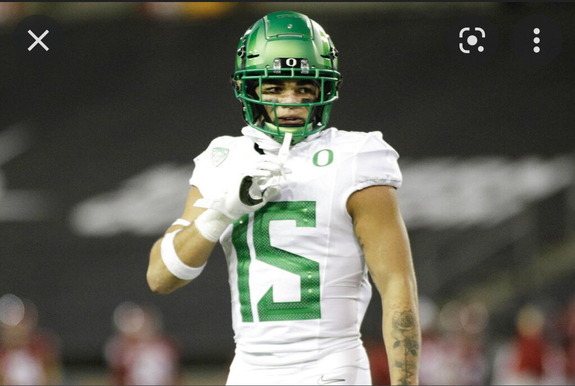 BigBodyBobbyy's tweet photo. @GoDucks We gottta be ICEY 🧊🥶❄️ for Georgia‼️‼️‼️ replace the green with Chrome yellow black or WHITE. https://t.co/SYQdl26Fsd