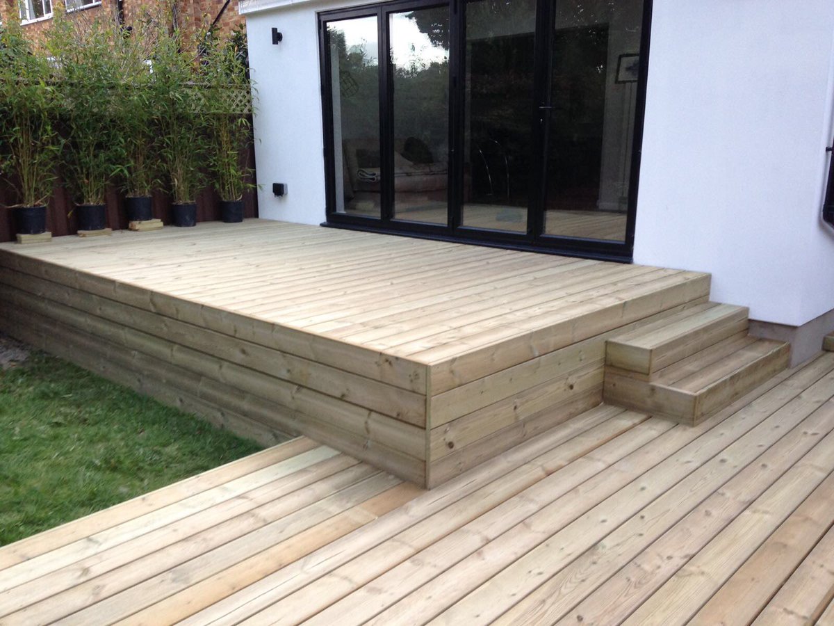 CJLandscapes's tweet image. #decking #softwooddecking #deckinginstaller #eastlondon #westessex #walthamforest #redbridge #newham #towerhamlets #deckinstallation #deckingcontractor #deckingservices #gardendecking #landscaper