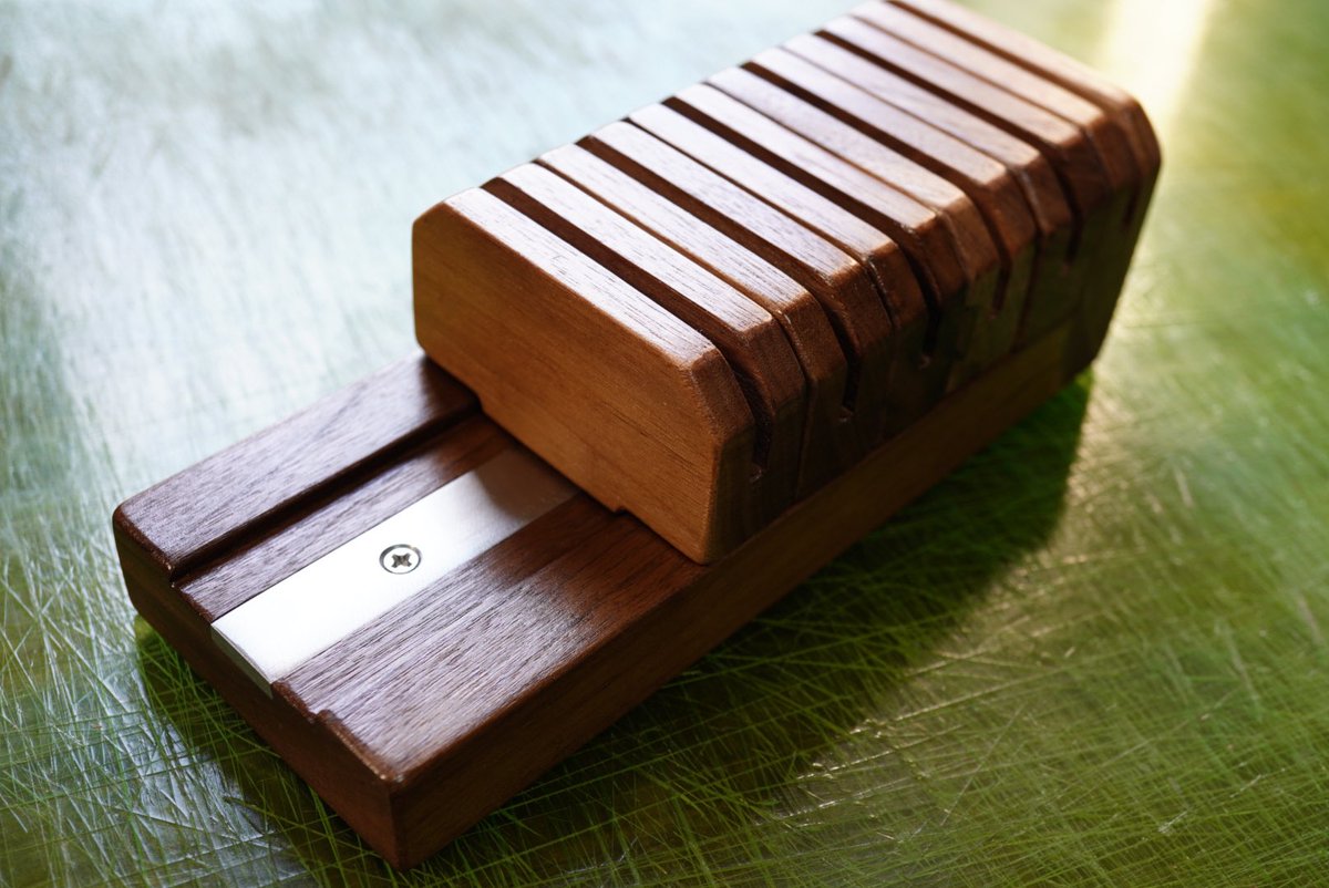 leathercraft_s's tweet photo. 珍しい5mmピッチのヨーロッパ目打ちとコバ塗り台
ご予約の方大変お待たせしました🙇♂️
今日発送しますね🥺
その他少しですが在庫補充しました🙇♂️
https://t.co/VBzUfzcxQW
#ヨーロッパ目打ち
#ISVARA https://t.co/4gUnRbuqfx