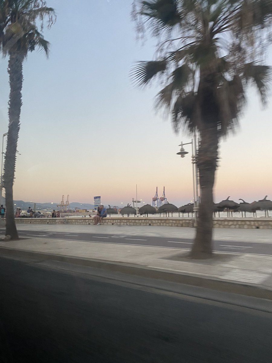 RaymondRay_'s tweet photo. Que bonita es #Malaga y su gente ❤️ https://t.co/oHXuDkDHzn