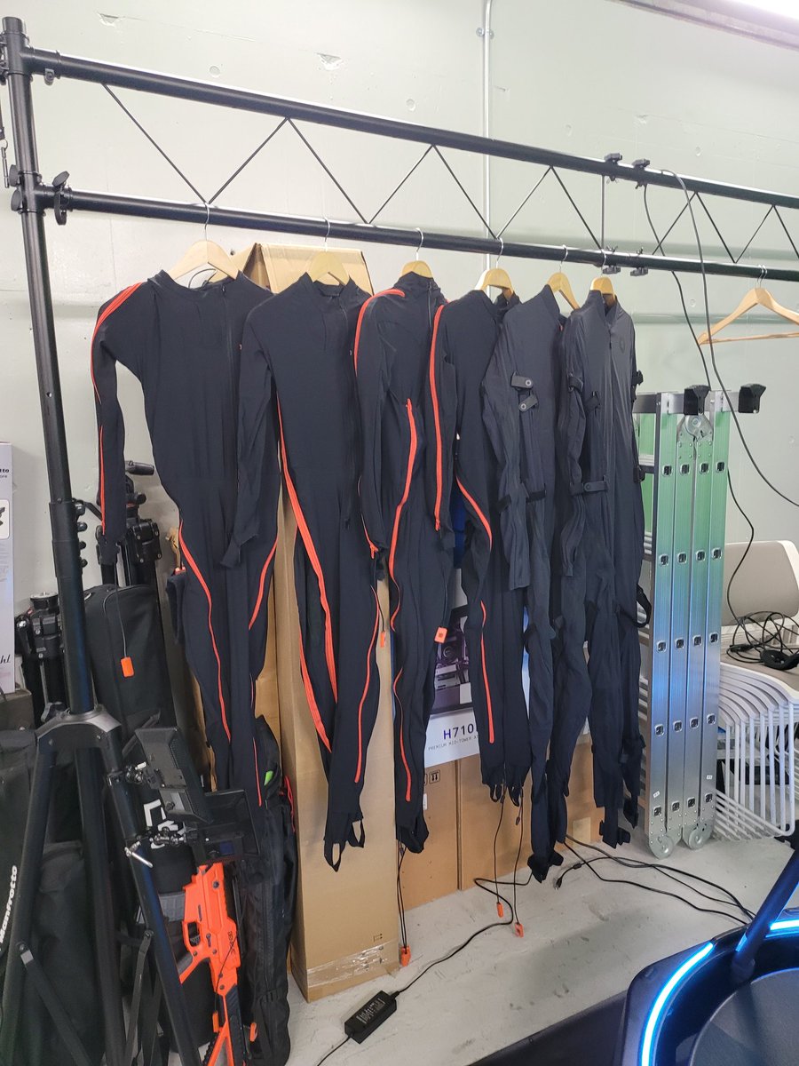 13FE Studio tweet media