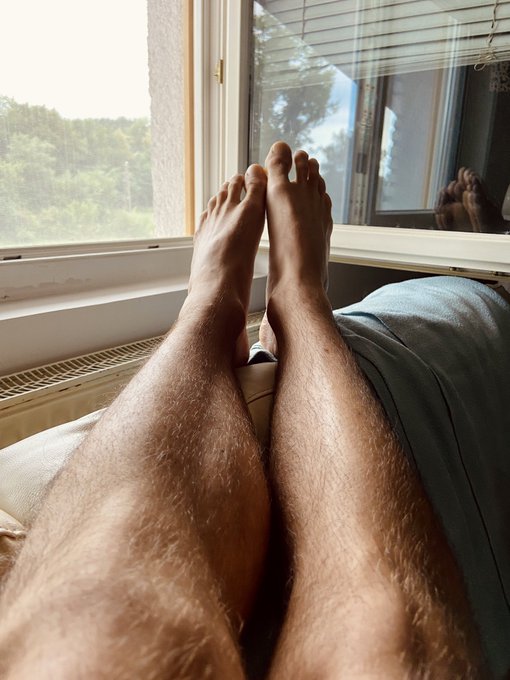 Gm! #feet #feetworship https://t.co/siNBU2w65Z<a href="/tag/feet"class="tags">#feet</a><a href="/tag/feetworship"class="tags">#feetworship</a>