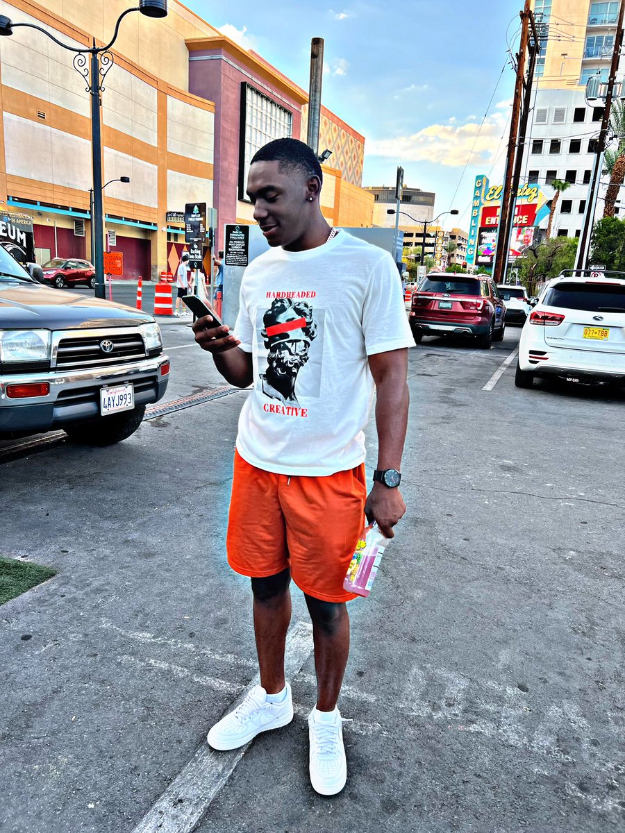 1Mitchell_Chase's tweet image. Forced to stand on my own, now I stand out🚶🏾‍♂️
#du26