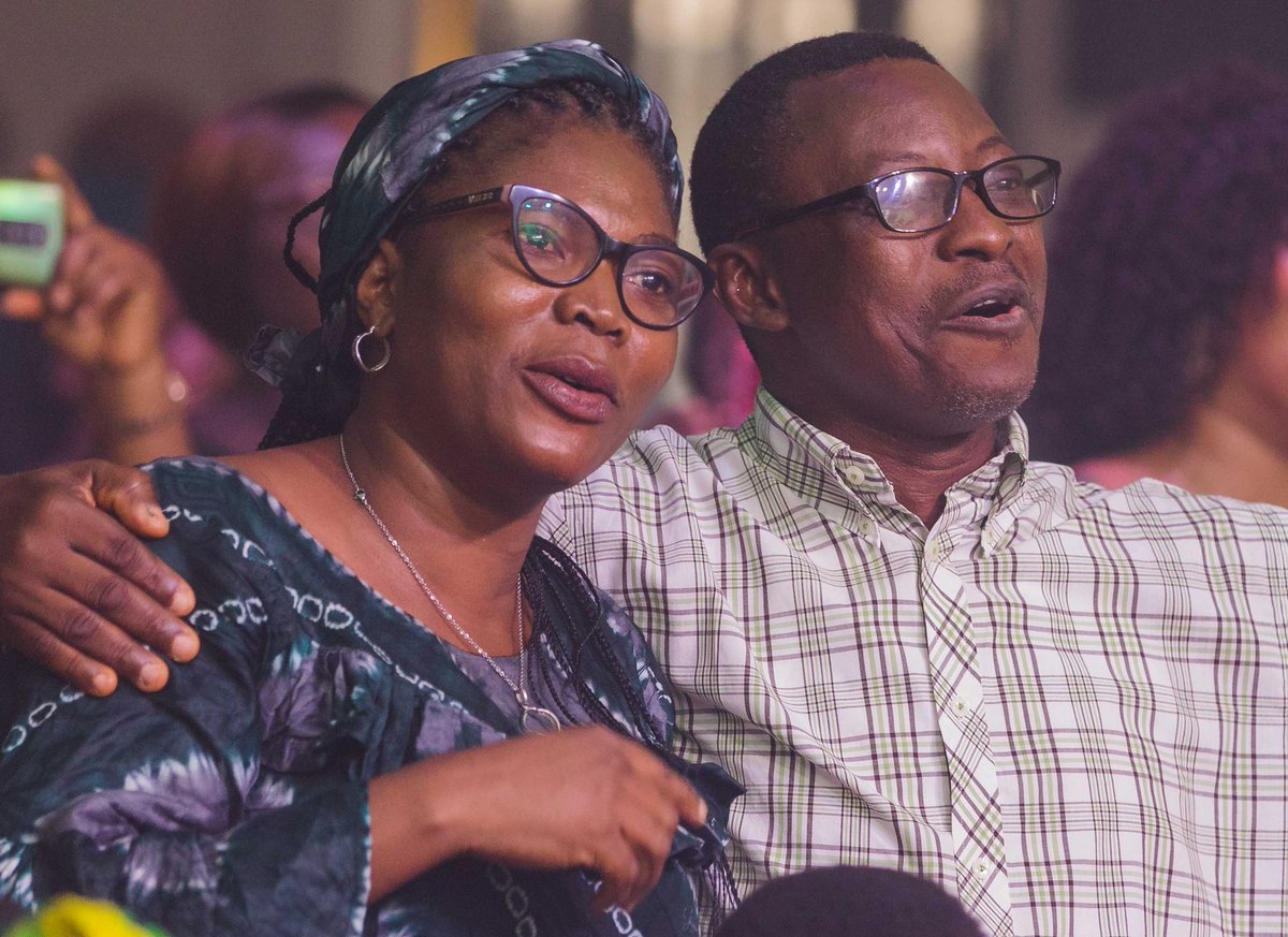 This love thing...

I saw this happy couple during my last event. They caught my attention when all...