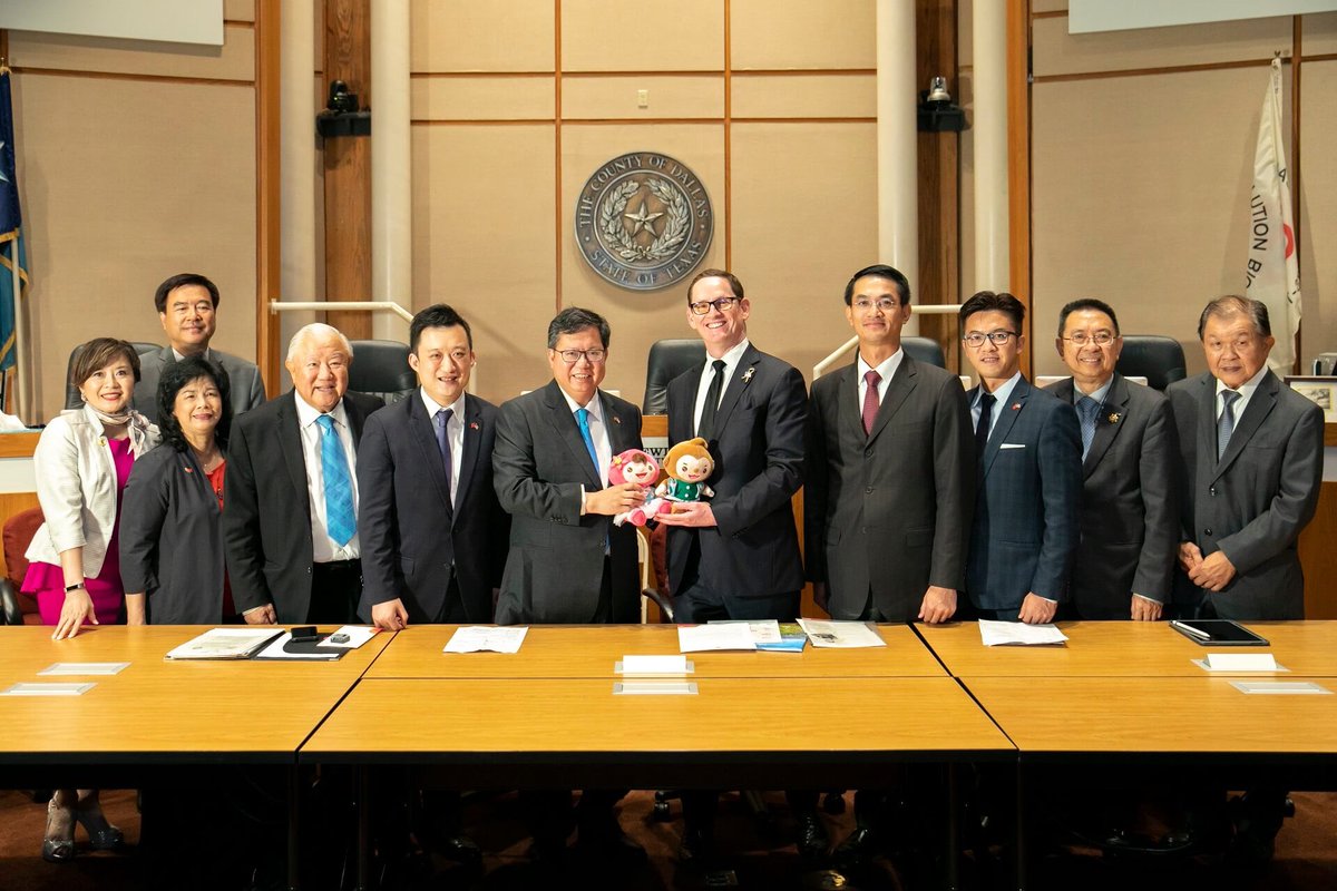 In 2019, I visited our sister city Dallas County, the 2nd largest in #Texas, and <a href="/JudgeClayJ/">Clay Lewis Jenkins</a>. I was so impressed by their hospitality. A big thank you to the Greater Dallas Taiwanese Chamber of Commerce for your donation to our exhibition.