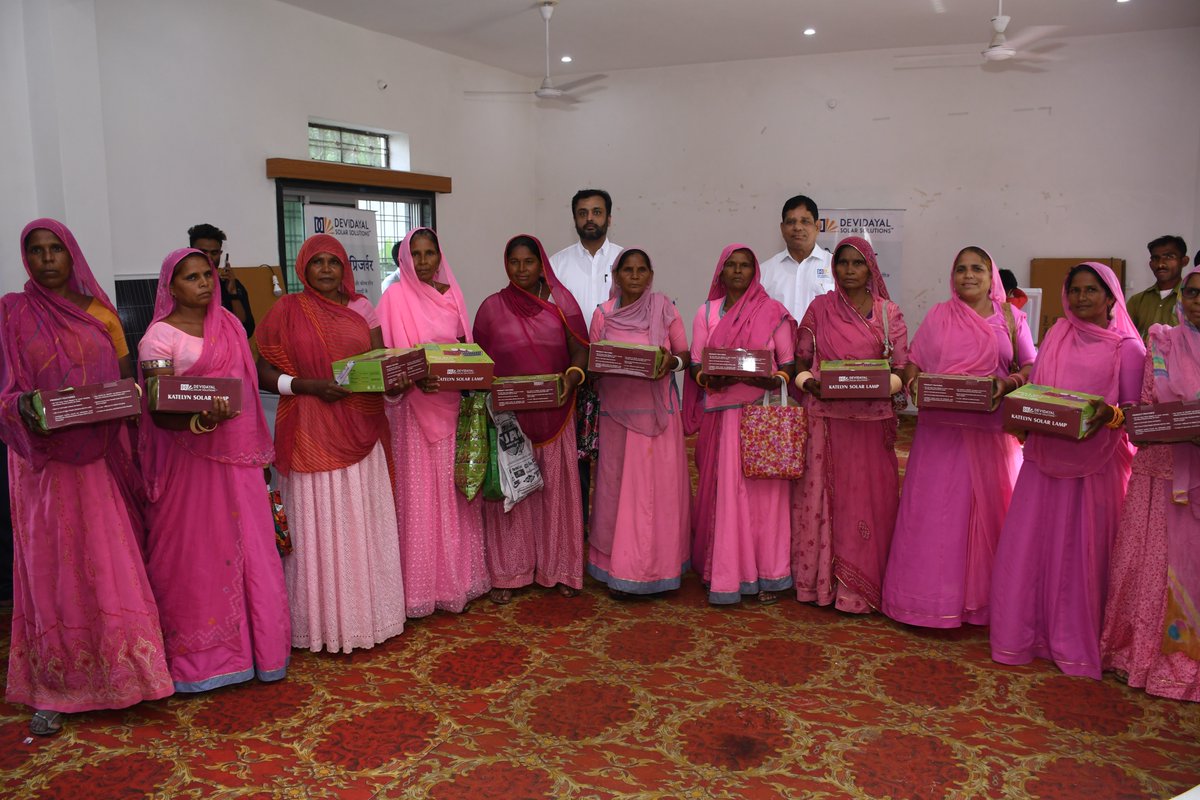 Excited to share our interaction with more than 400 #SHG members from dairy, kirana and fruit pulp value chains at Udaipur Raj "Powering livelihoods one solar fridge at a time"
<a href="/Villgro/">Villgro</a> <a href="/CEEWIndia/">CEEW</a> <a href="/CEEWIndia/">CEEW</a> <a href="/TDevidayal/">Tushar Devidayal</a>