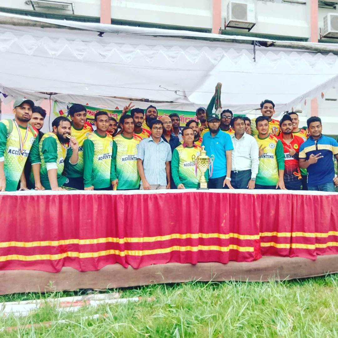 ZHDIP1's tweet photo. আলহামদুলিল্লাহ 💞🏏🏏 2022 inter College. Accounting Department champion 🏆🏆
&amp; man of the match 💙 Remember the name💙 
😍ZH DIP 💪🤘 (46 &amp; 18 super over) https://t.co/YxlTHMO3d4