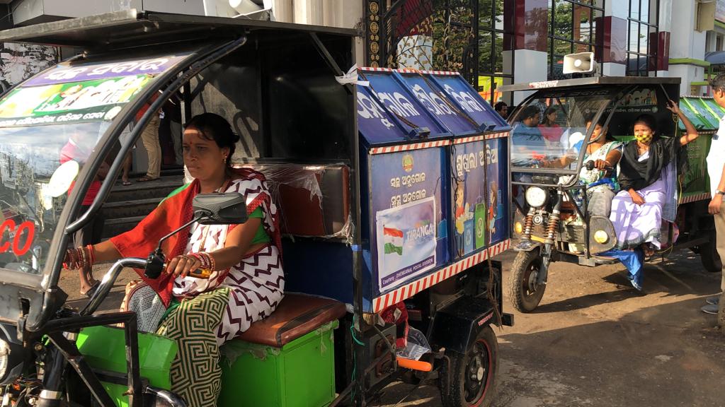 Sambalpur Postal Region (@pmgsambalpur) on Twitter photo Executive Officer Angul Municipality flagged off #Harghartiranga campaign at Angul town. All 26 e-rickshaws decorated with HGT flex and audio started roaming each household from today.
#indiapost4tiranga
#AzadiKaAmritMahotsav
#IndiaAt75
<a href="/angul_dm/">Collector and District Magistrate, Angul</a>
<a href="/Angul/">Angul</a>
<a href="/PIBBhubaneswar/">PIB in Odisha</a> Executive Officer Angul Municipality flagged off #Harghartiranga campaign at Angul town. All 26 e-rickshaws decorated with HGT flex and audio started roaming each household from today.
#indiapost4tiranga
#AzadiKaAmritMahotsav
#IndiaAt75
<a href="/angul_dm/">Collector and District Magistrate, Angul</a>
<a href="/Angul/">Angul</a>
<a href="/PIBBhubaneswar/">PIB in Odisha</a>