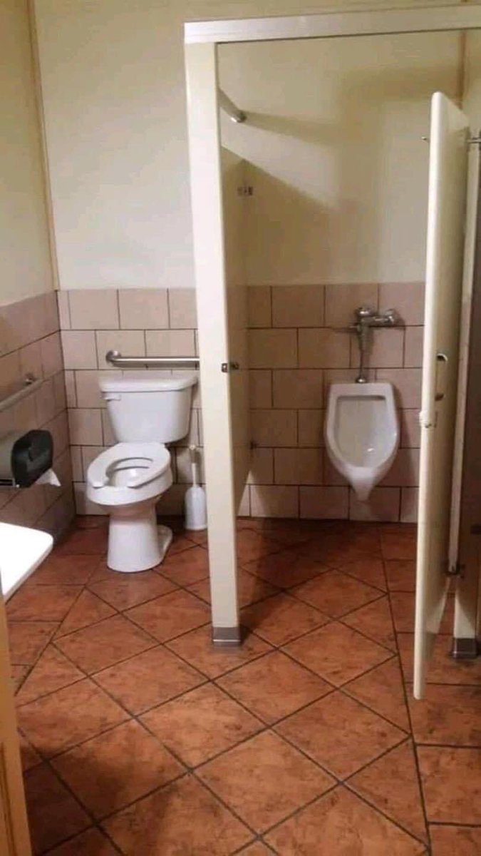 ktconstruction_'s tweet photo. “R250 lyona e shap, I will see what I can do.” said Bra Joe, the local plumber 🫠

#Entrepreneurship #construction #buildingservices #Plumber #plumbing #business https://t.co/9aVznmvfy1