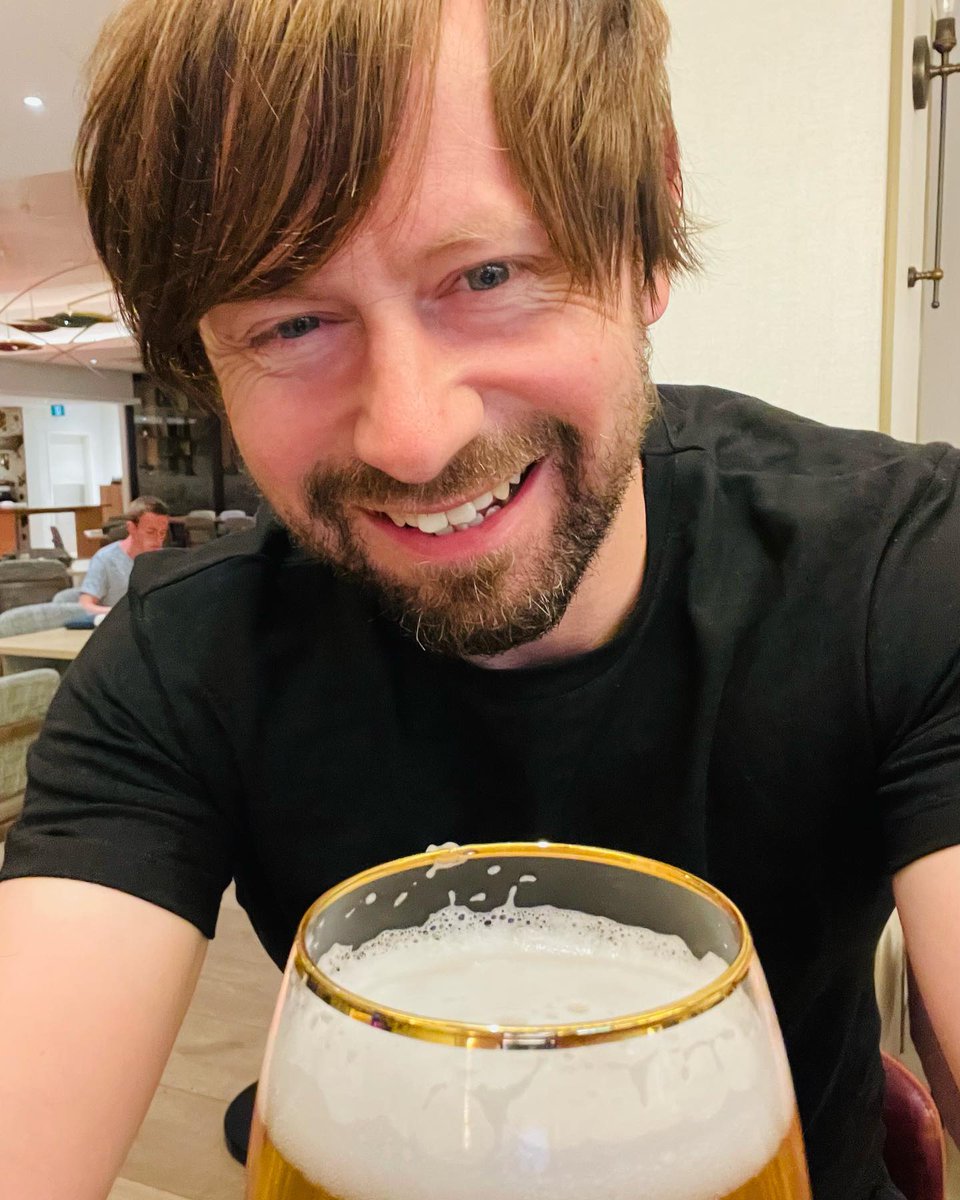 First part of the Canadian tour is done. Celebrating with a cheeky beer before bed. We had the most amazing time. Such wonderful audiences. Looking forward to returning in 2 weeks for Aug 25 at Stonewalls in Hamilton and Aug 26 at Trois Rivières…

📸 instagram.com/p/Cg-2Dm9vmQp/
