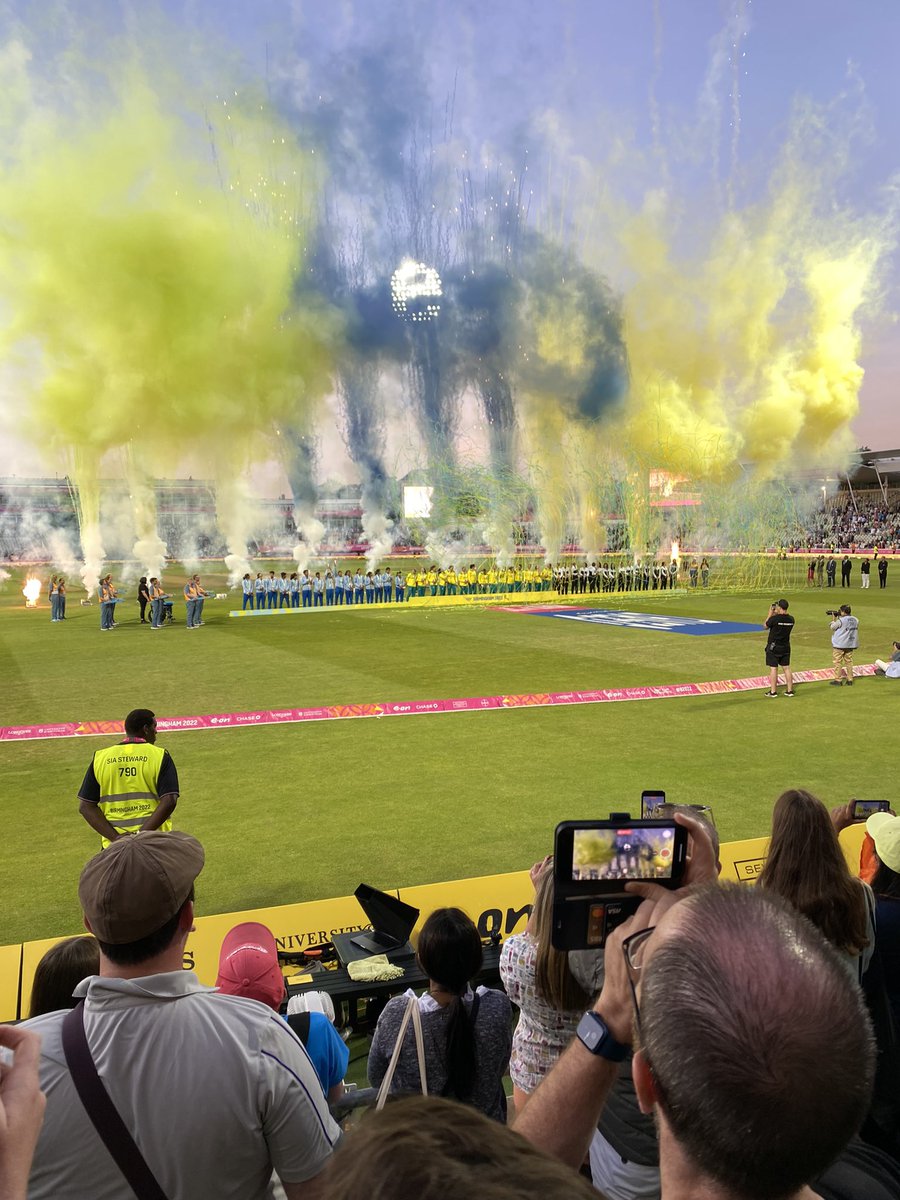 JennyCVincent's tweet photo. Wow @birminghamcg22 you have been an absolute blast!! The last 2 weeks have brought so many incredible experiences - work and play!! #thankyoubrum #needaliedown #whatacity https://t.co/XqIpuY15NZ