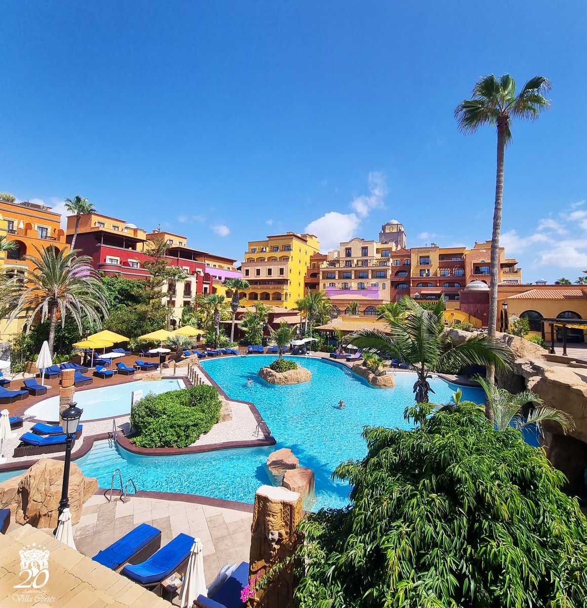 Tell us, is there a better place to start the week? We don’t think so!! 😜

Cuéntanos, ¿hay un lugar mejor para empezar la semana? ¡¡No lo creemos!!😉

#europehotelsinternational #europehotels #hotelvillacortes #villacortes #arona #playadelasamericas #tenerife #somostenerife