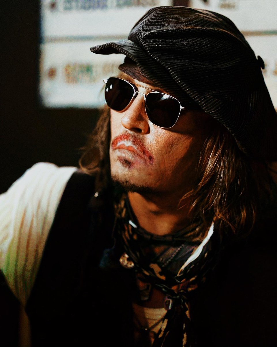 DeppUruguay's tweet photo. Nuevas fotos de Johnny Depp del día 25 de Julio de 2022 en Paris,Francia 😍 tomadas por #gregwilliamsphotography 
Vía #DiorBeauty
(Editadas a colores por mi) https://t.co/GTFDiivlYI