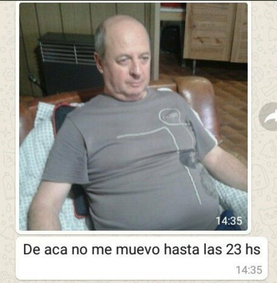 KlayAlejandro's tweet photo. mi ultimo lunes sin facultad se dedicará exclusivamente a ver futbol de ascenso con una pausa para cocinar escuchando paren la mano. me toca ser este https://t.co/D7uhhyok4U