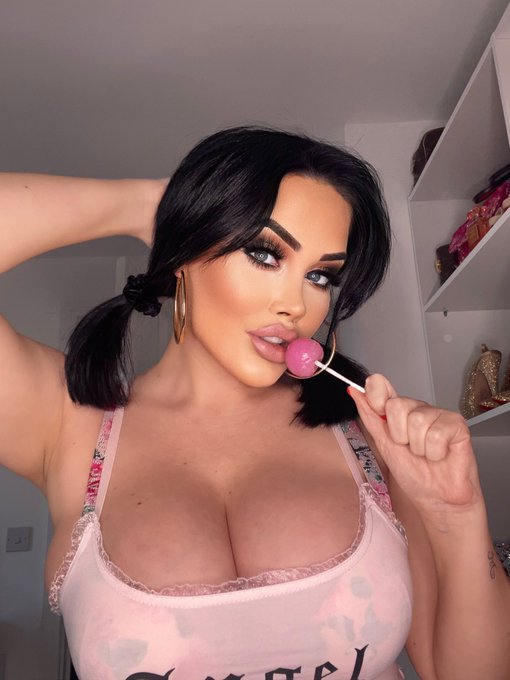 Save a lollipop, suck a d*** 😜 https://t.co/1KNomVwnKw