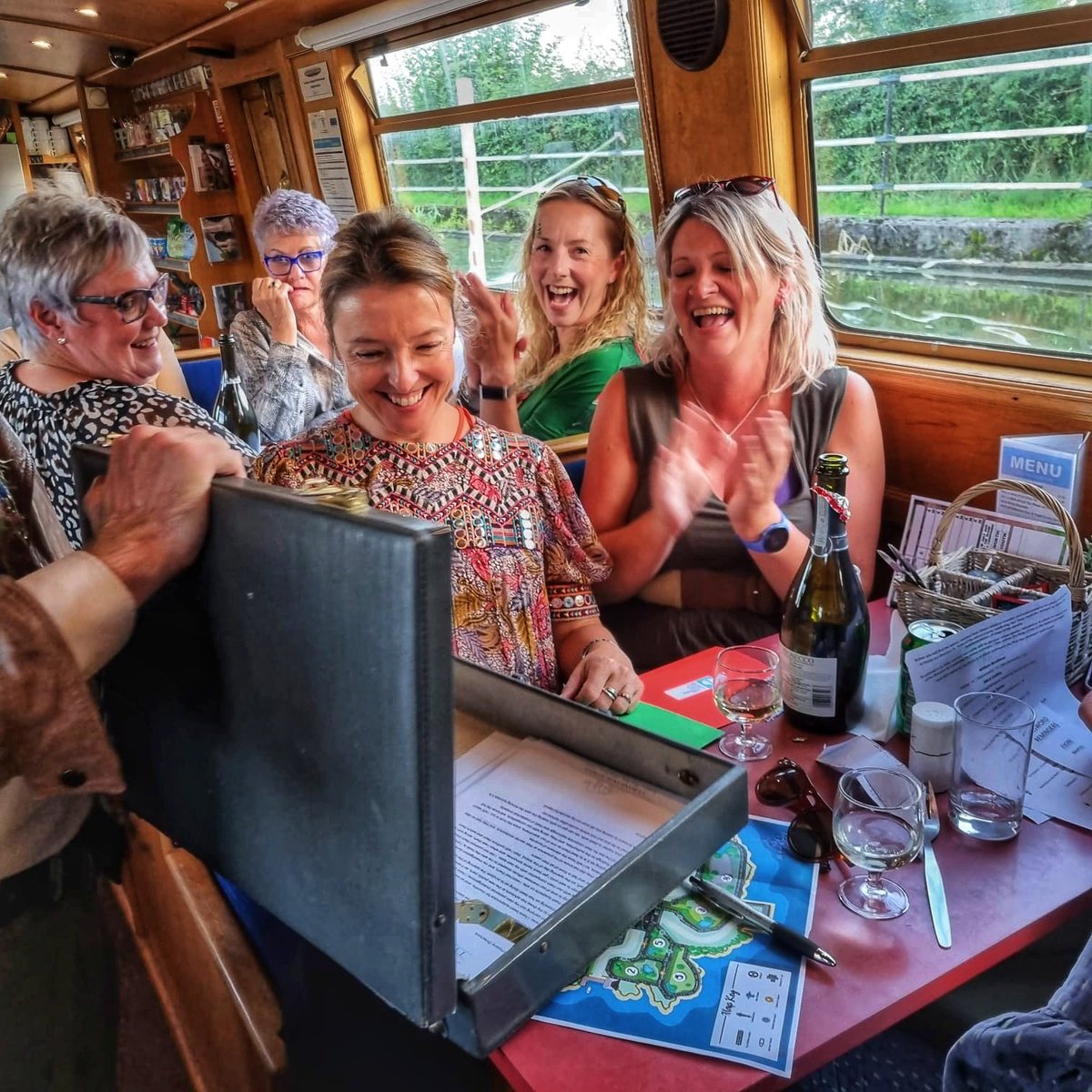 We brought our brand new Escape the Mystery show to #kingfisherCruises last week. That moment when you crack a code and are one step closer! 👏😆