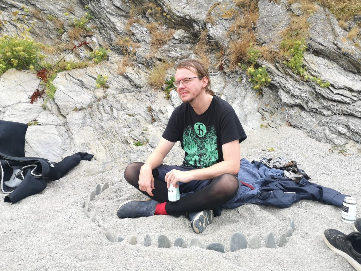 hurtdeeronline's tweet image. i enjoying mysekf in the rocks, but then i remembered instances of regret in my life, and pain i have caused others