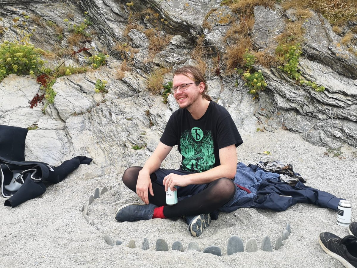 hurtdeeronline's tweet image. i enjoying mysekf in the rocks, but then i remembered instances of regret in my life, and pain i have caused others