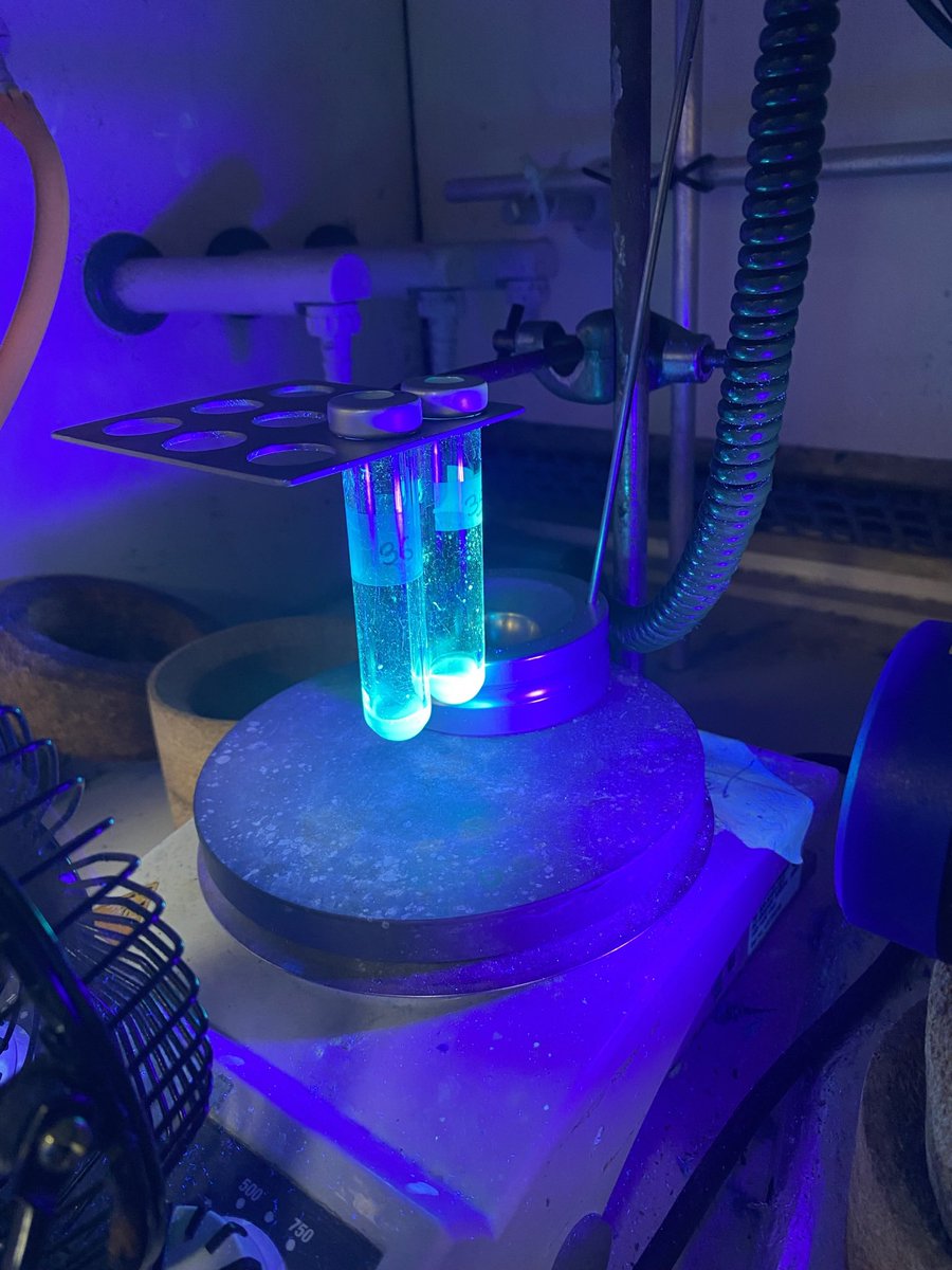teetheechemist's tweet photo. Hey everyone! Tahirah’s the name, energy transfer catalysis is the game 💡. I like crystals, LEDs and making photocatalysts 🥰. Currently finishing up PhD first year @greaneygroup 🇬🇧 and I’m excited for more adventures @astar_research 🇸🇬 from next month 🥰 #BlackInChemRollCall https://t.co/EgEkrYg10A