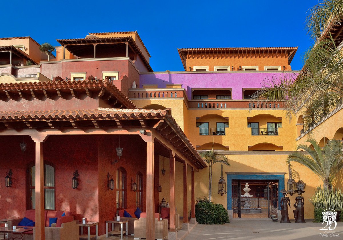 Before the sun sets, how about walking around the hotel and discovering places like this?🧡

Antes de que el sol se ponga, ¿qué tal pasear por el hotel y descubrir lugares como este?💛

#europehotels #hotelvillacortes #villacortes #tenerifesur #tenerife #arona #playadelasamericas