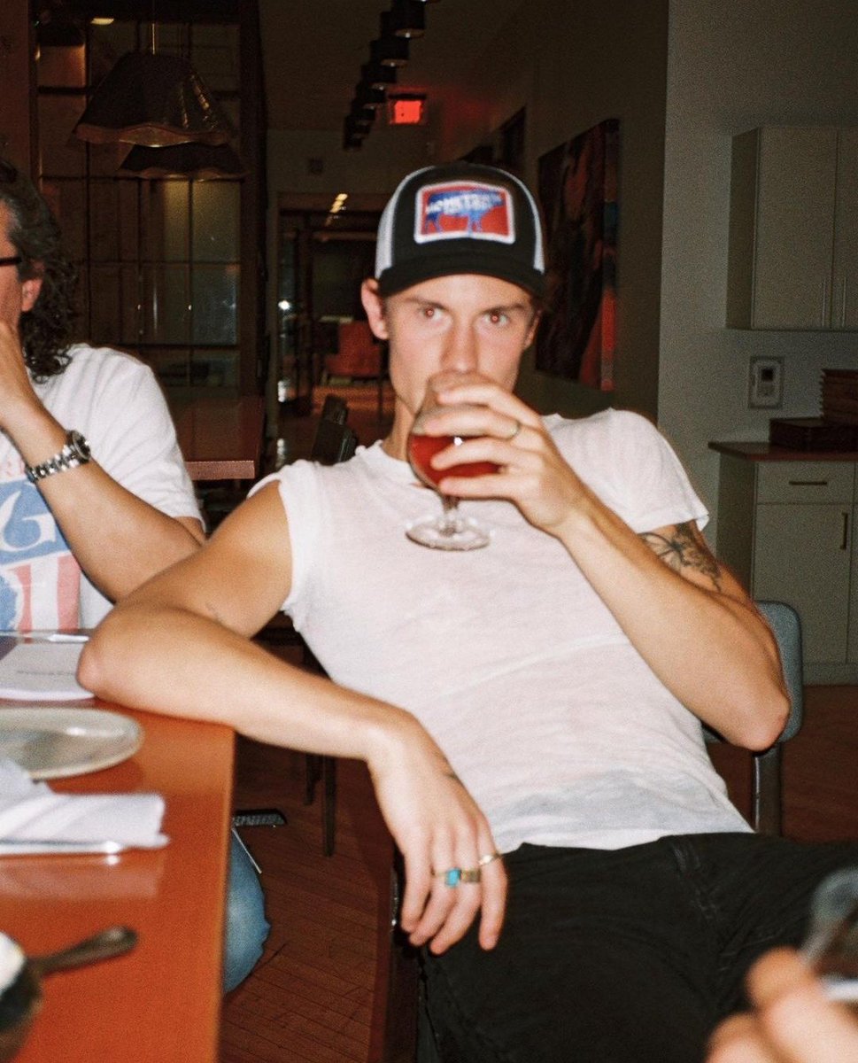 happy birthday <a href="/ShawnMendes/">Shawn Mendes</a> !!