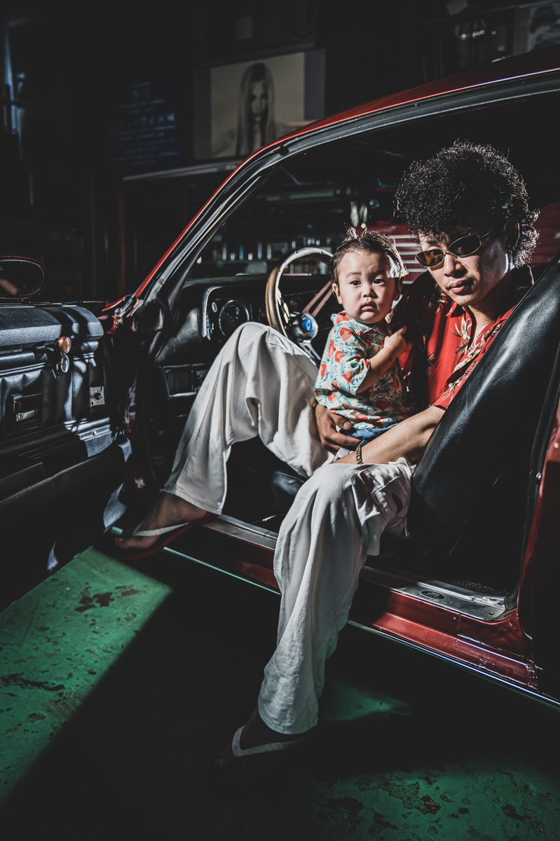 23Filmz's tweet photo. OLD SCHOOL.

昨日の撮影、最高にカッコいいパパさん😎
1970y Camaro
#hashDRK  #23filmz https://t.co/3ZQLLMRmzh