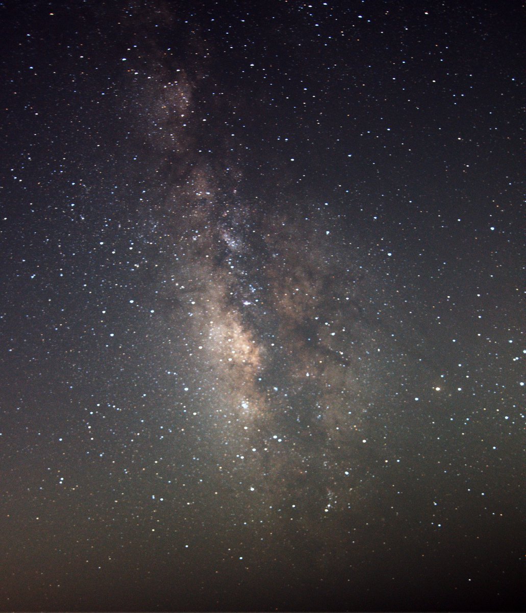 ConnorTomlin98's tweet photo. A thread of some of my favorite shots from vacation, starting with the Milky Way https://t.co/9a7Sk2XxEw