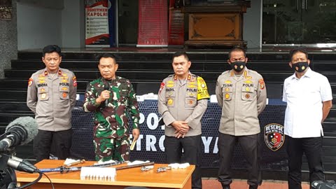 Ayo hendra bernyanyilah 🤣