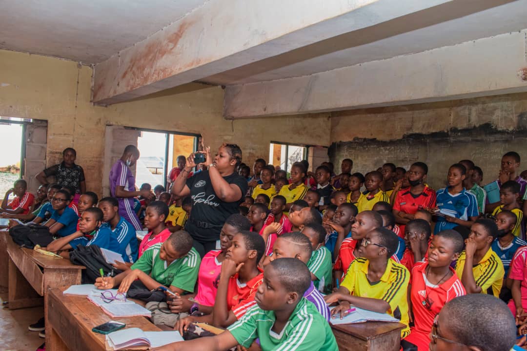 sharinglifeHQ's tweet photo. We successfully launched our Menstrual Hygiene program at Trans Ekulu Enugu. 

At Sharing Life Africa, we are committed to implementing programs that helps to develop the confidence &amp; awareness of girls at the stages of their life they need it most.
#SharingLifeAfrica https://t.co/lj8aT4buuF