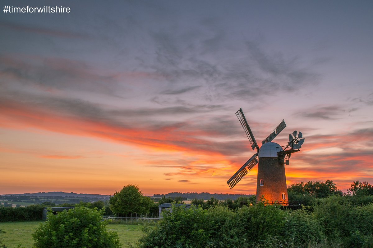 Celebrate 50 years of North Wessex Downs becoming an Area of Outstanding Beauty by visiting these great places in Wiltshire...

Silbury Hill
Avebury
Vale of Pewsey
Wilton Windmill

bit.ly/3bDWave

#timeforwiltshire