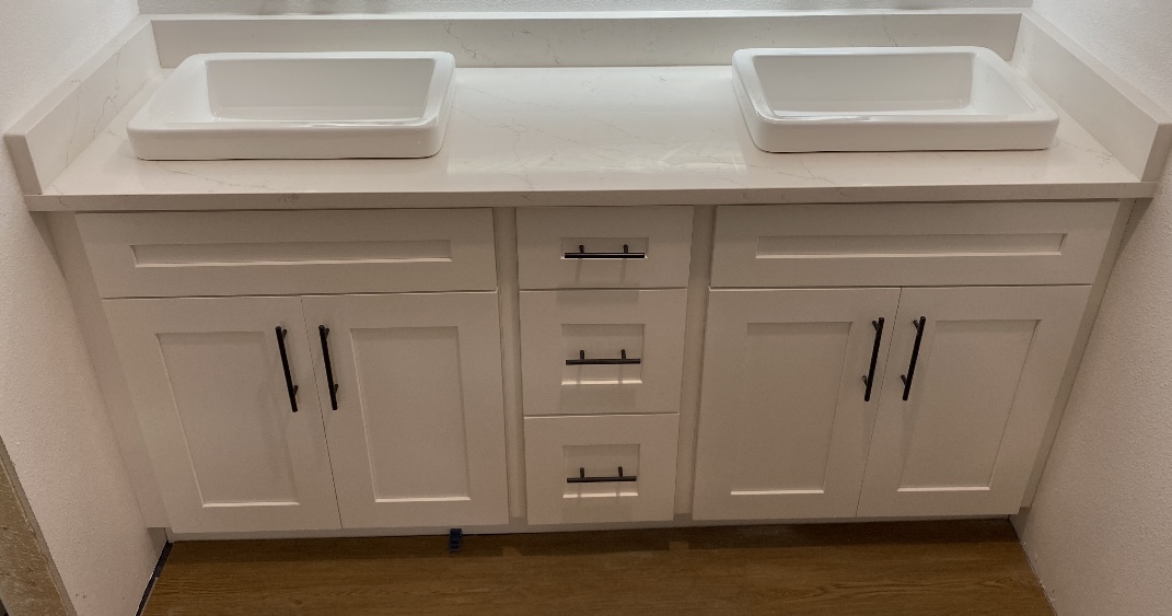stonespyre's tweet photo. Here is some of our bathroom countertop projects to give you a little bit of 💡inspiration. Thoughts? 🤔

#quartzite #bathroomdesign #marble #quartz #granite #stonespyre #countertops #flooring https://t.co/zgU2jB6uw8