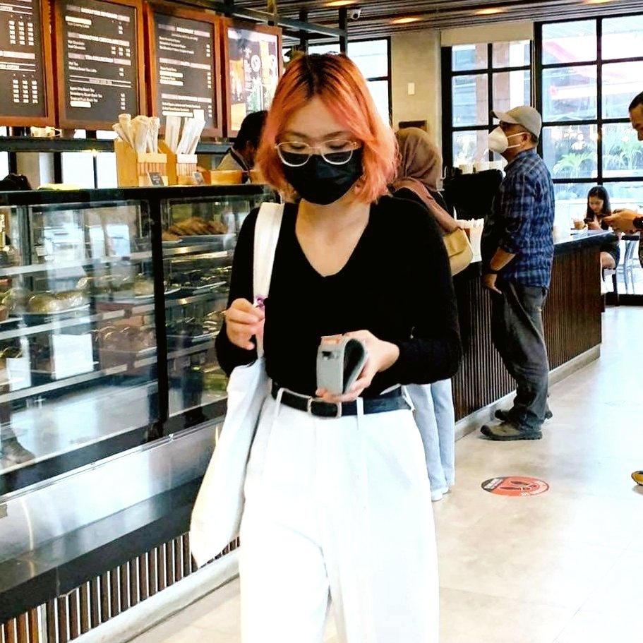 feargene's tweet photo. went to this newly opened cafe and met this really cute barista 😆

#ENSD #ENHYPEN #SUNGHOON @ENHYPEN_members #ENGENESelcaDay https://t.co/NChNEHbQyc