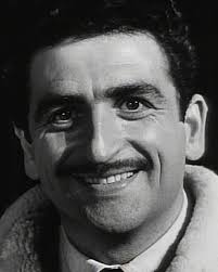 merlinpapin3's tweet photo. .@FredOL69007 #PremièreFoisauCinéma

#MarioDavid dans La Tournée des grands ducs d'#AndréPellenc (1952) il avait 25 ans https://t.co/YB0xdDl4ZK