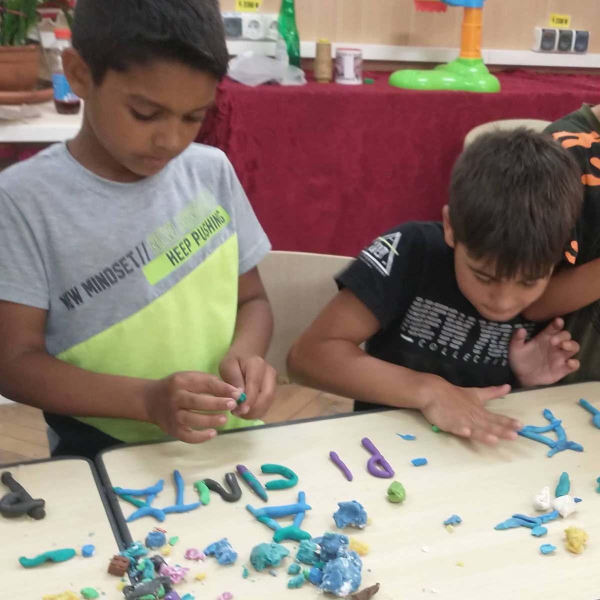 Project__Ruth's tweet image. Non-formal activities help our minds imagine concepts in new, exciting ways that keep young minds engaged and active. Play-doh alphabet was a favorite at summer school for  letter recognition and even handwriting skills. 
Thanks @UWRomania for your support to keep minds active!