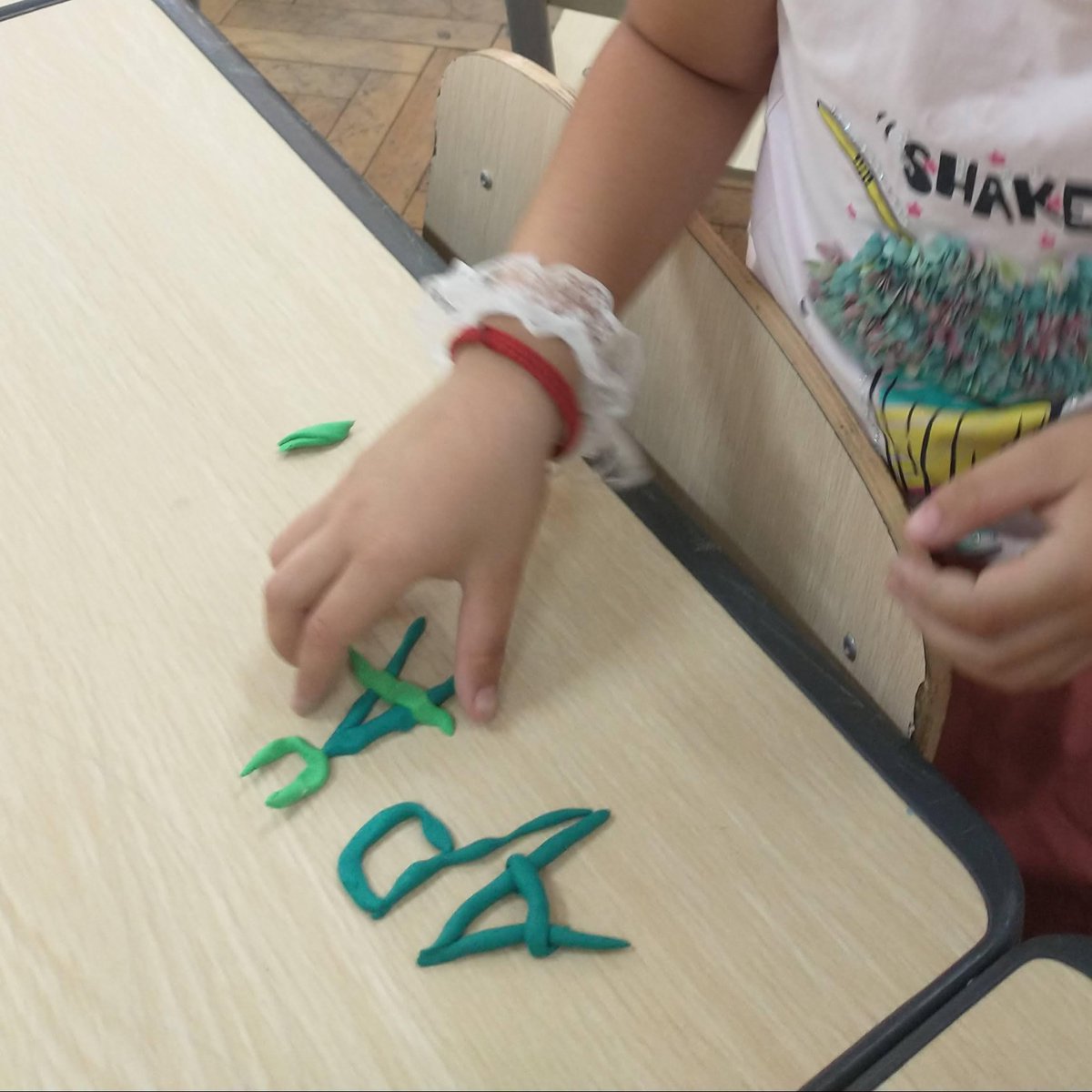 Project__Ruth's tweet image. Non-formal activities help our minds imagine concepts in new, exciting ways that keep young minds engaged and active. Play-doh alphabet was a favorite at summer school for  letter recognition and even handwriting skills. 
Thanks @UWRomania for your support to keep minds active!