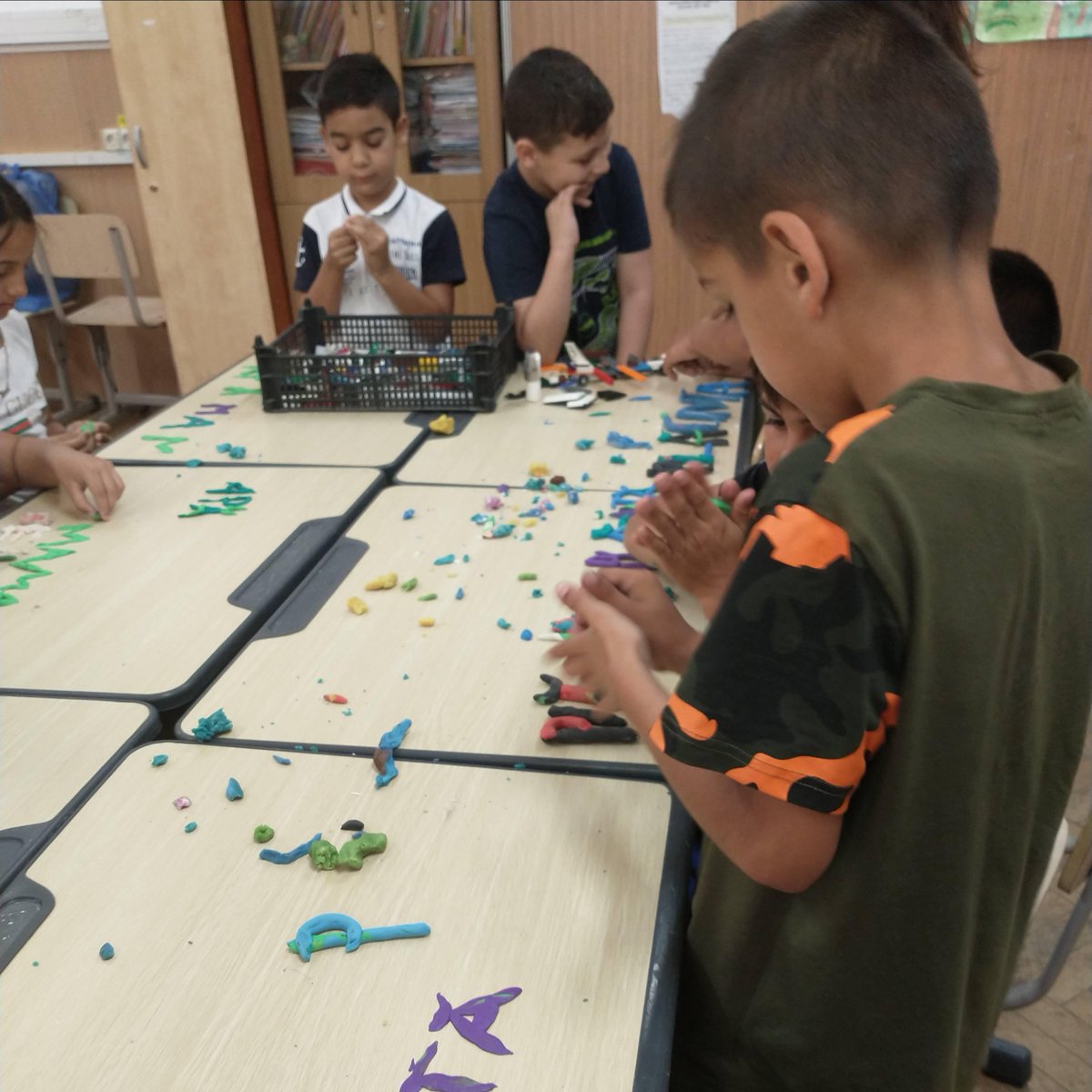Project__Ruth's tweet image. Non-formal activities help our minds imagine concepts in new, exciting ways that keep young minds engaged and active. Play-doh alphabet was a favorite at summer school for  letter recognition and even handwriting skills. 
Thanks @UWRomania for your support to keep minds active!