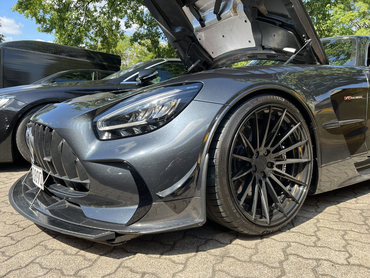 RainerReelfs's tweet photo. Engineering #itsBest. Hier werden die Grenzen der Fahrdynamik an das physikalisch Machbare verschoben. π
#AMGgtBlackseries #AMGgtR #MaseratiMC20 https://t.co/D6bfutFyIY