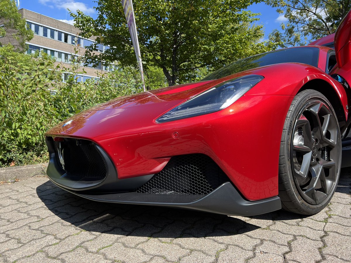 RainerReelfs's tweet photo. Engineering #itsBest. Hier werden die Grenzen der Fahrdynamik an das physikalisch Machbare verschoben. π
#AMGgtBlackseries #AMGgtR #MaseratiMC20 https://t.co/D6bfutFyIY