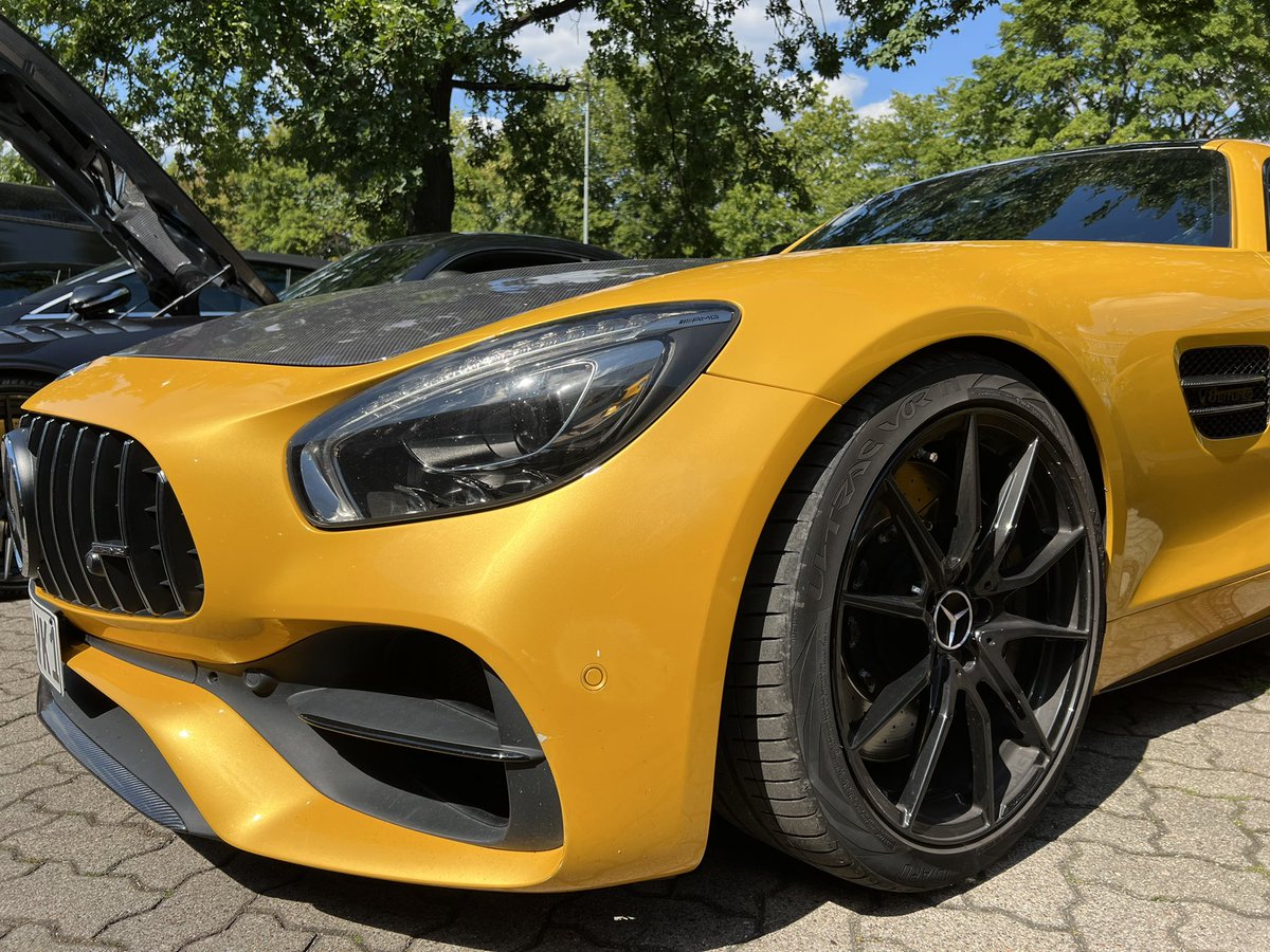 RainerReelfs's tweet photo. Engineering #itsBest. Hier werden die Grenzen der Fahrdynamik an das physikalisch Machbare verschoben. π
#AMGgtBlackseries #AMGgtR #MaseratiMC20 https://t.co/D6bfutFyIY