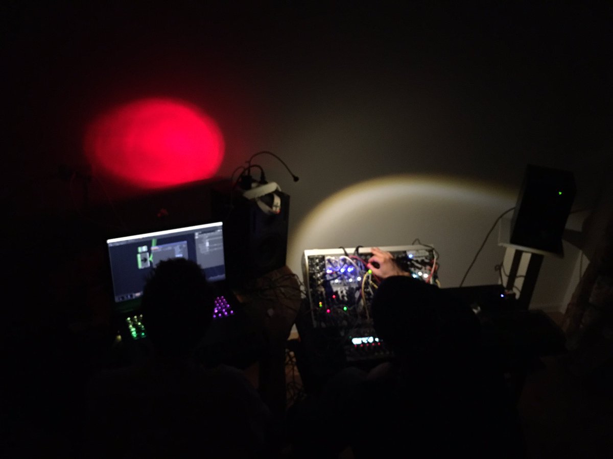 DianaDerii's tweet photo. Home studio❤️‍🔥
Jam with media artist friends.  
There is a curfew, so together until the morning.
.
.
@maksymyos 
.
.
#Ukraine️ #touchdesigner #Modularhome #generativeart #media https://t.co/c0bolA874V