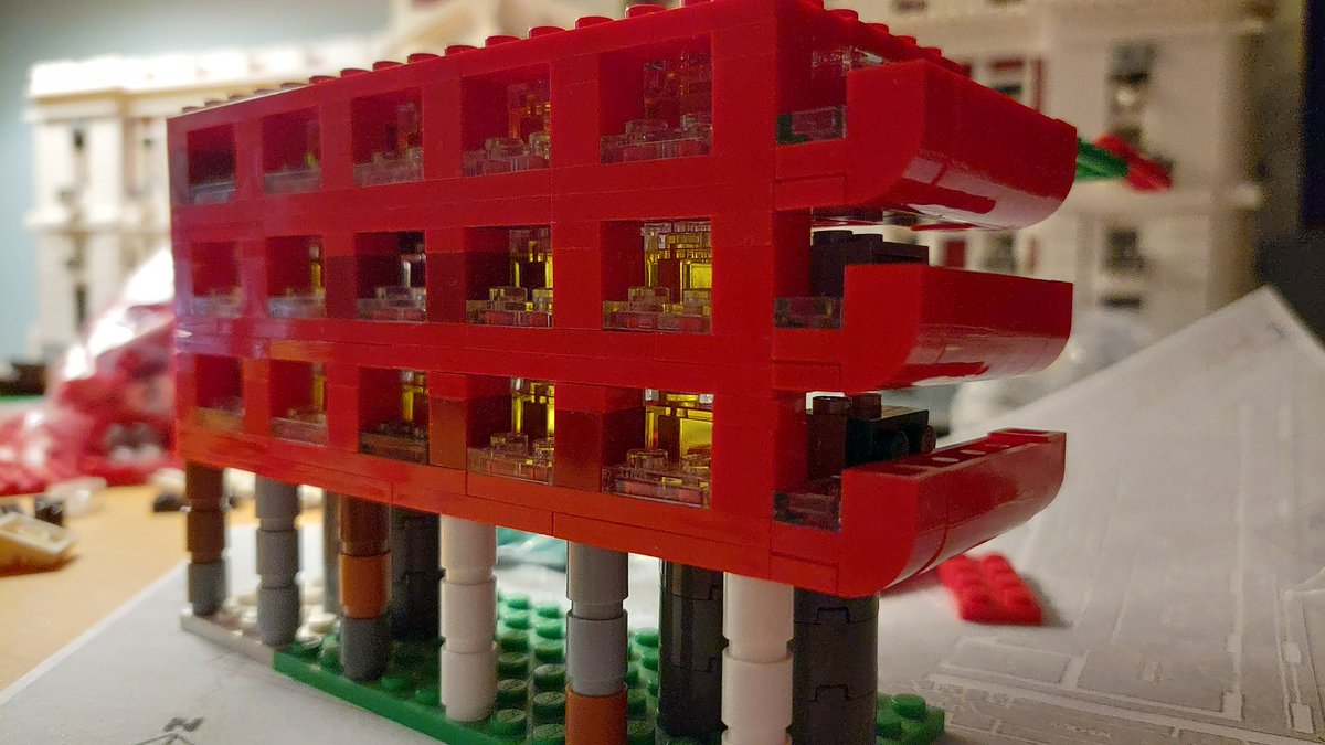 Mareotisfossae's tweet image. @hellobarbican Lego Barbican State WIP. Grey bricks will arrive soon.