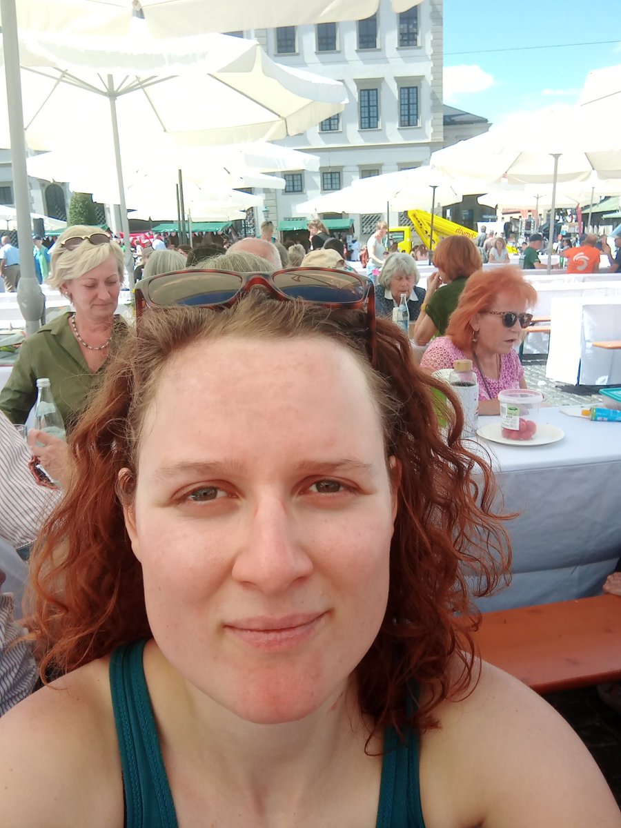 MRechthaler's tweet photo. Bestes Wetter hatte es und sehr nette Leute habe ich getroffen an der #Friedenstafel zum heutigen #Friedensfest 🕊️ ☮️🌈🏳️
Mehr Frieden in der Welt würde uns allen gut tun! Lasst uns alle unseren Beitrag leisten und lokal damit beginnen
 
#Friedensstadt #AugsburgerReligionsfrieden https://t.co/qk5AGOh1rT