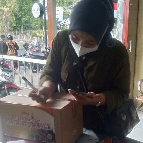 BaladoAsli's tweet photo. Trims udh order kripik balado Mahkota Asli jl Prof Hamka no 122 D Parupuk Tabing Padang https://t.co/D6u67QpI6s