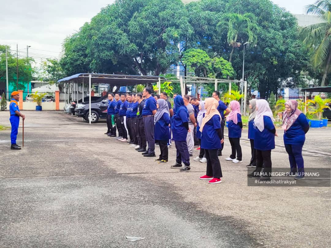 FamaPenang's tweet photo. Kursus Asas Pasukan Sokongan Tindak Balas Kecemasan (CDERT) FAMA Pulau Pinang | 3-4 Ogos 2022 | Angkatan Pertahanan Awam Pulau Pinang
#famadihatirakyat
#CDERTFAMA
#APM
#sekuritimakananuntukmasadepan
#MAHA2022
#keusahawanansatubudaya2022
#KeluargaMalaysia๐ฒ๐พ https://t.co/ForhpuWNuJ