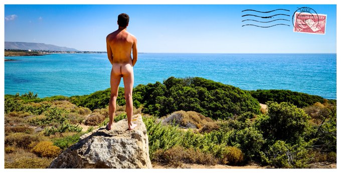 ??BONNES VACANCES #13??

Le petit dej servi sur la plage après avoir baiser toute la nuit et le voir