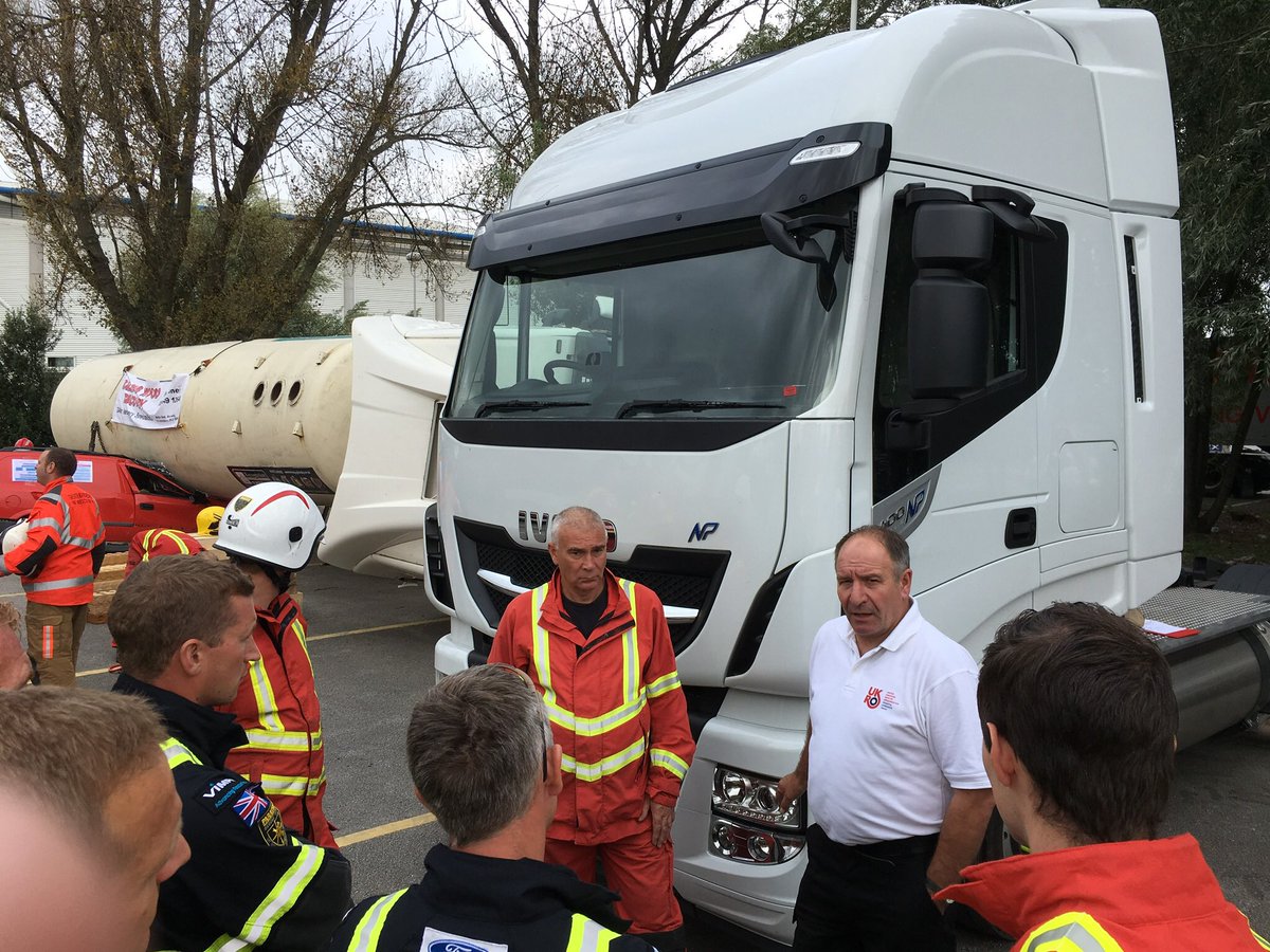 A few pics to mark <a href="/_ukro/">UKRO</a> alternative fuels lead Grant Smith who has retired from UKRO. Since 2003 Grant has improved Ff education in many areas. He should be proud of his work driving #alternativefuels #electricvehicle awareness in the UKFRS.<a href="/NFCC_FireChiefs/">National Fire Chiefs Council</a> Thanks Grant👍