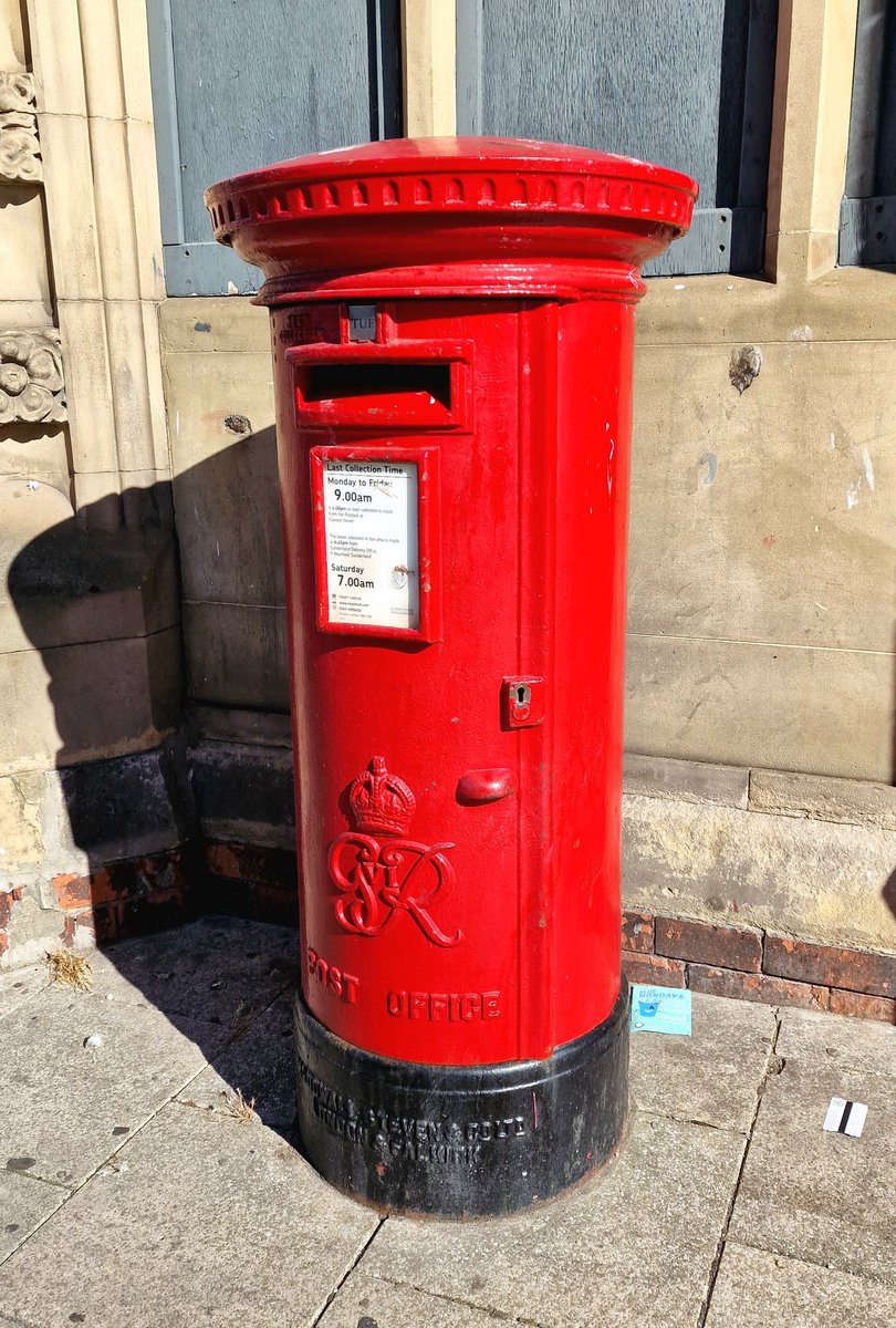King George VI box on Holmeside, Sunderland. A McDowell & Steven & Co product.

#KingGeorgeVI #RoyalMail #LittleRedBoxes #Postbox