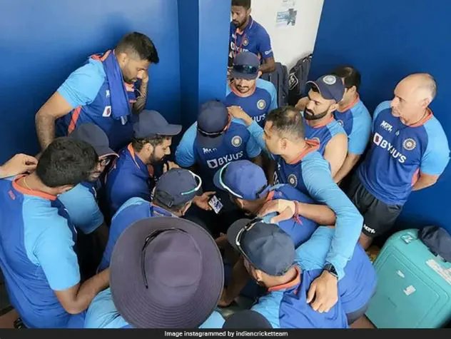 werindia's tweet photo. Pic Of #RohitSharma And Co Following Women's Team's #CWGFinal vs Australia Goes Viral https://t.co/ZTkMkJsinM #WeRIndia https://t.co/F7s1tNmM3a